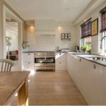 Pros and Cons of Hardwood Flooring in Kitchen